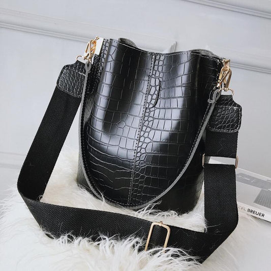 Women's Retro Reptile Bucket Bag